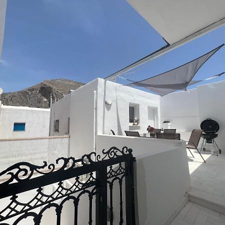 3 Bedroom House Included Free Car Rental Perissa  Buitenkant foto